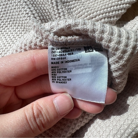 UNIQLO WAFFLE KNIT TOP LONG SLEEVE PALE PINK  - XS - Picture 4 of 9